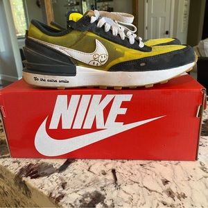 Youth size 6 Nike Waffle One running shoes